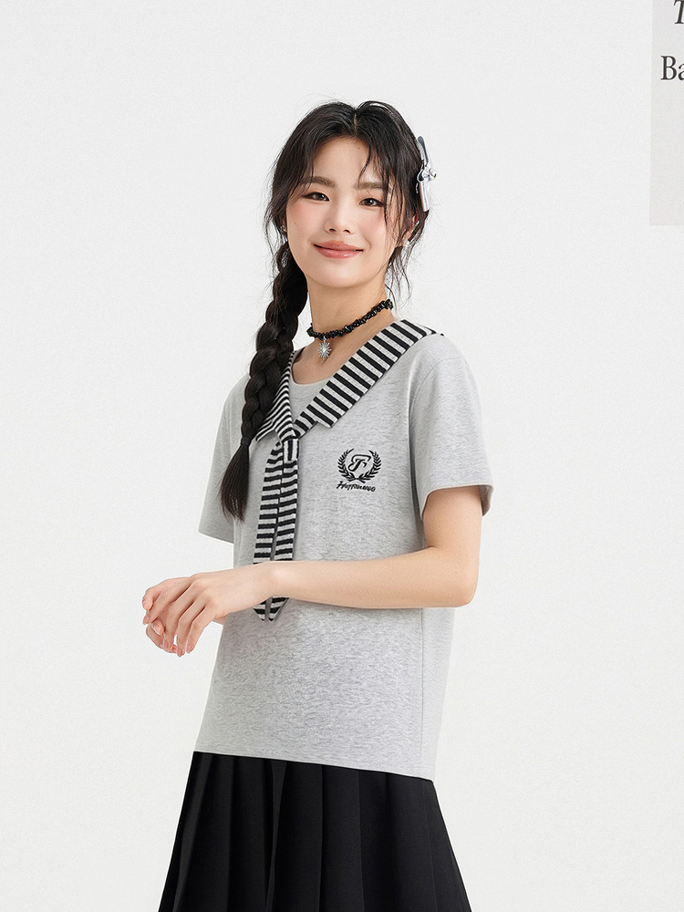 Women's Slightly Loose Crew-Neck T-Shirt - 16T8017 image 3